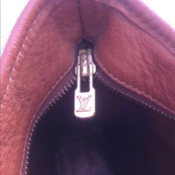 Authentic LV purse - Picture 4 of 9